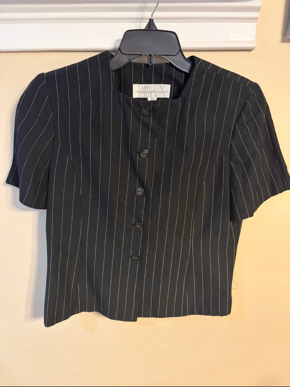 Larry Levine Black Pinstripe Short Sleeve Button Short Blazer